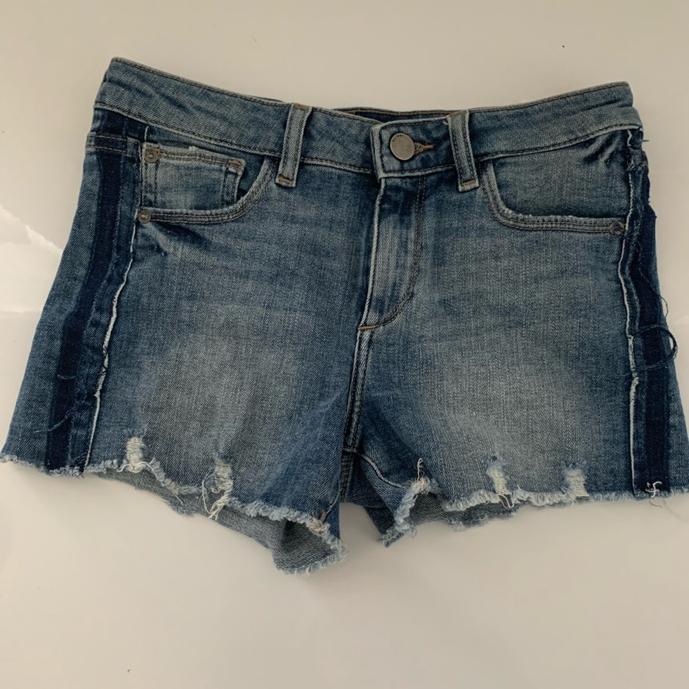 Super stretchy high waisted blue jean shorts